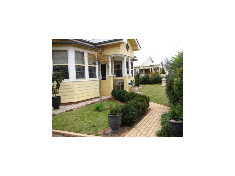 12 William, Narrandera NSW 2700
