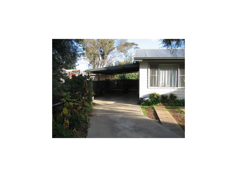 98 Bolton Street, Narrandera NSW 2700