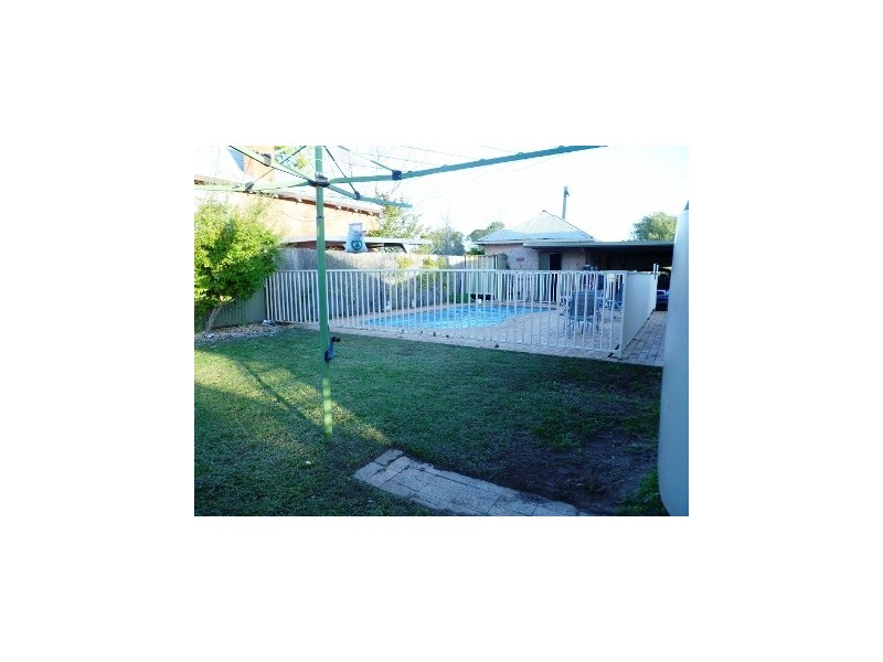 29 Midgeon, Narrandera NSW 2700