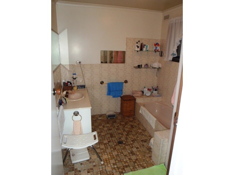 56 Hampden, Finley NSW 2713