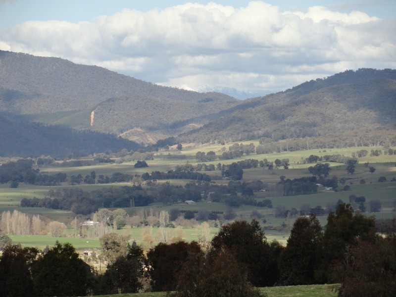 758 Carrolls Road, Rosewhite VIC 3737