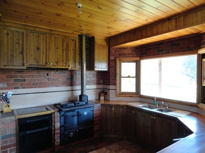 758 Carrolls Road, Rosewhite VIC 3737