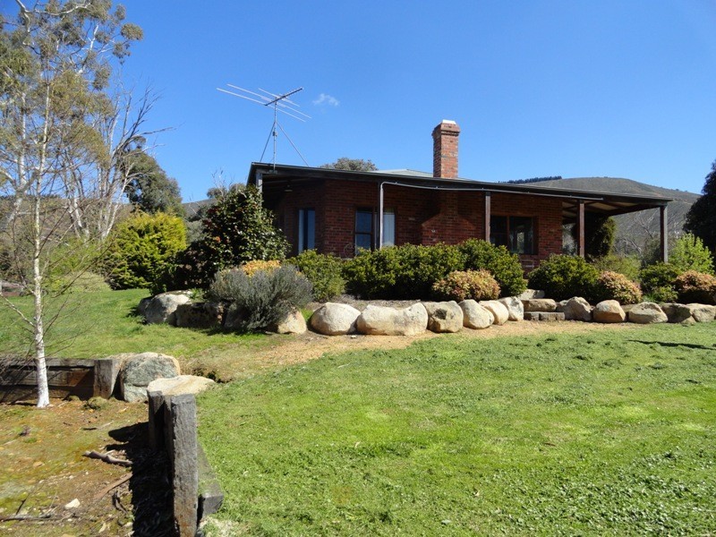 758 Carrolls Road, Rosewhite VIC 3737