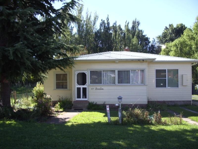 - Northcott Street, Crookwell NSW 2583