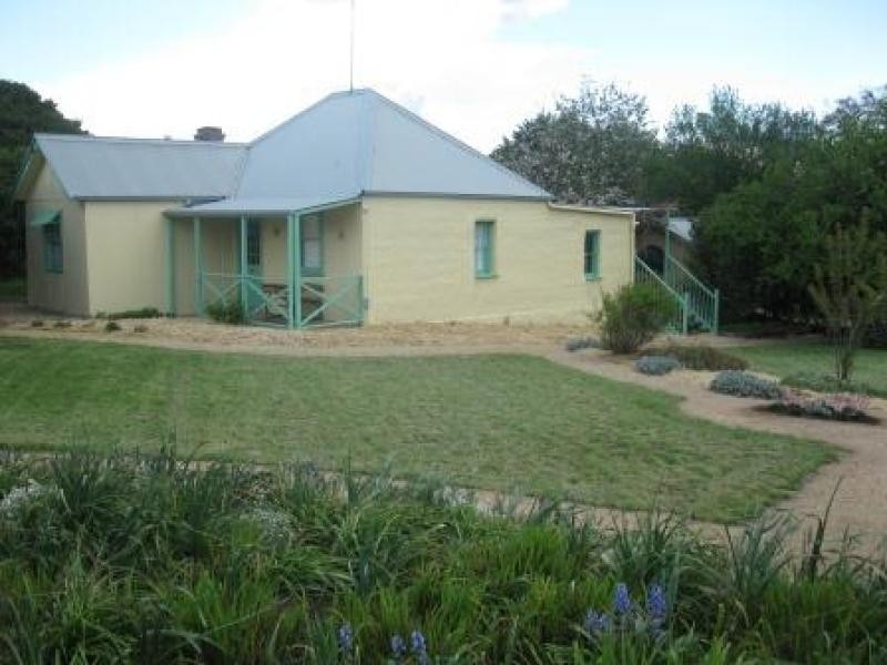 - Peelwood Road, Crookwell NSW 2583