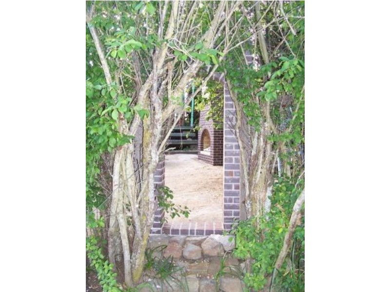 - Peelwood Road, Crookwell NSW 2583