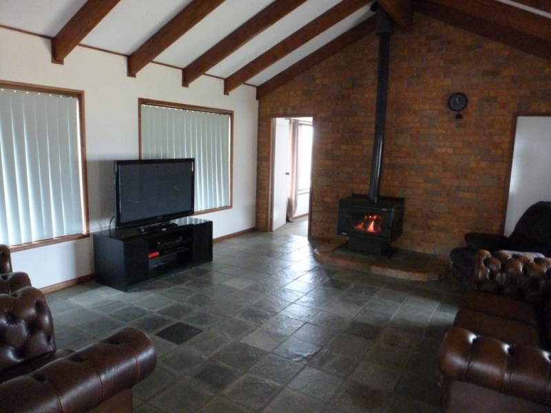 22 Campbell Street, Boorowa NSW 2586