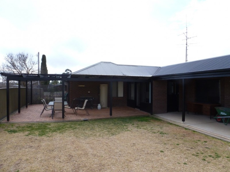 22 Campbell Street, Boorowa NSW 2586