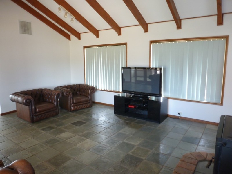 22 Campbell Street, Boorowa NSW 2586