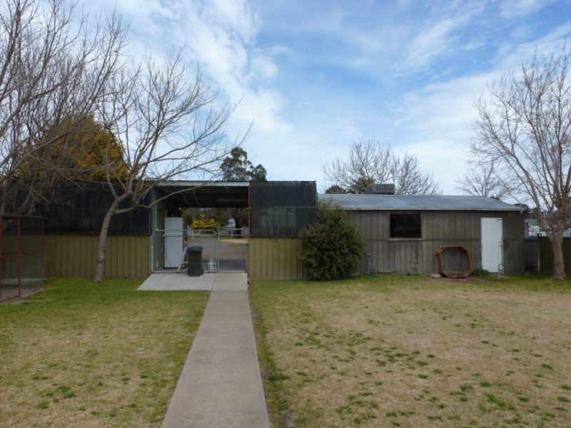 22 Campbell Street, Boorowa NSW 2586