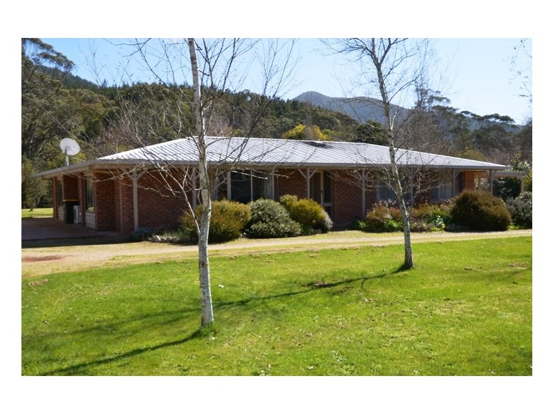 780 Morses Creek Road, Wandiligong VIC 3744