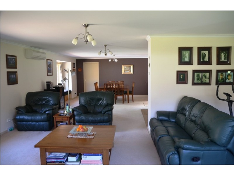780 Morses Creek Road, Wandiligong VIC 3744
