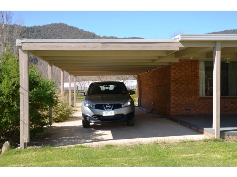 780 Morses Creek Road, Wandiligong VIC 3744