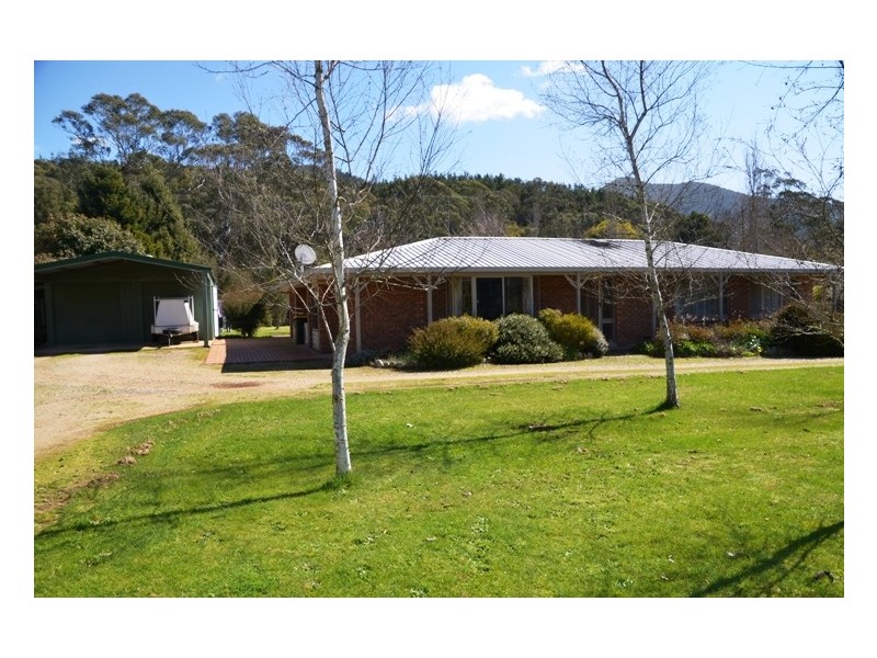 780 Morses Creek Road, Wandiligong VIC 3744