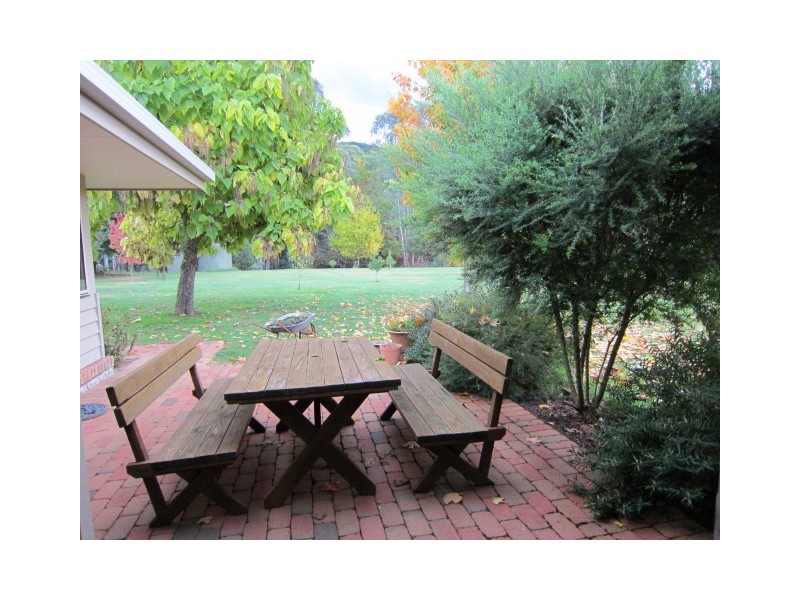 780 Morses Creek Road, Wandiligong VIC 3744