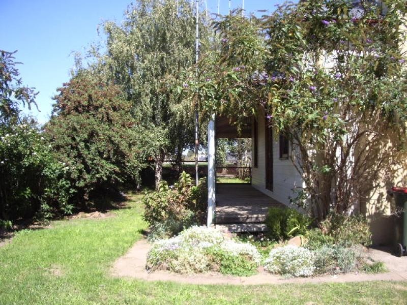 - Colyer Street, Crookwell NSW 2583