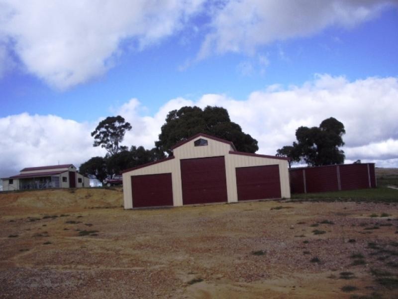 - Kennedy’s lane, Crookwell NSW 2583