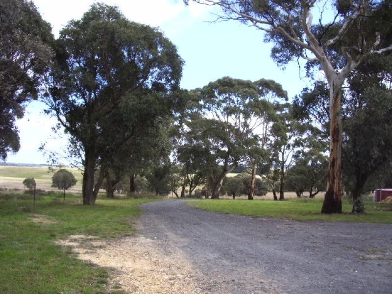 - Kennedy’s lane, Crookwell NSW 2583