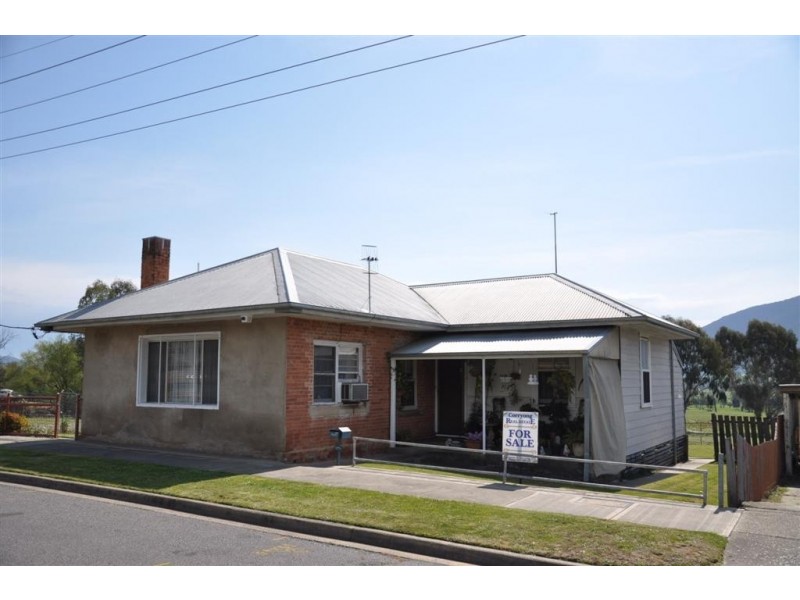 28 Towong Street, Corryong VIC 3707