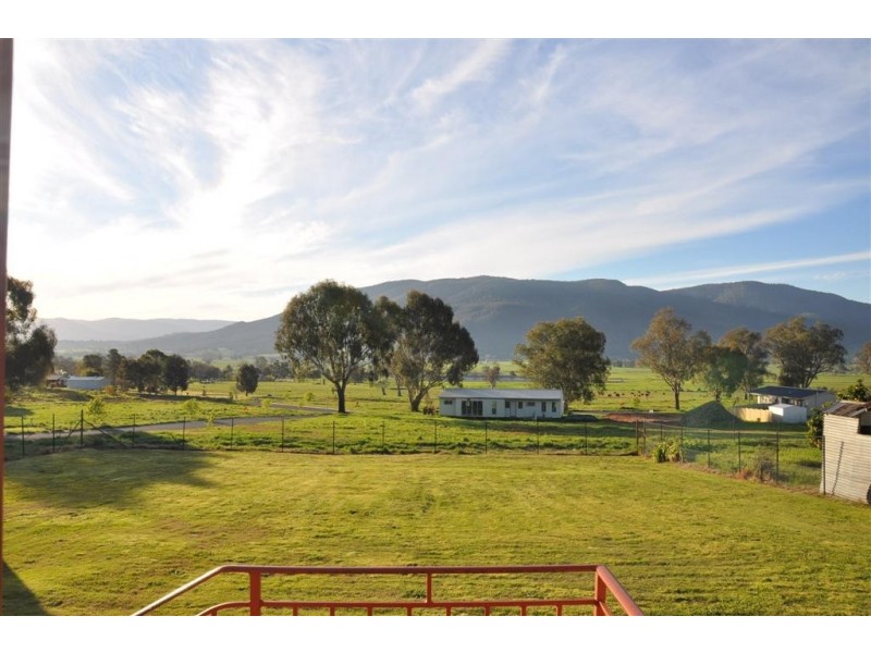 28 Towong Street, Corryong VIC 3707