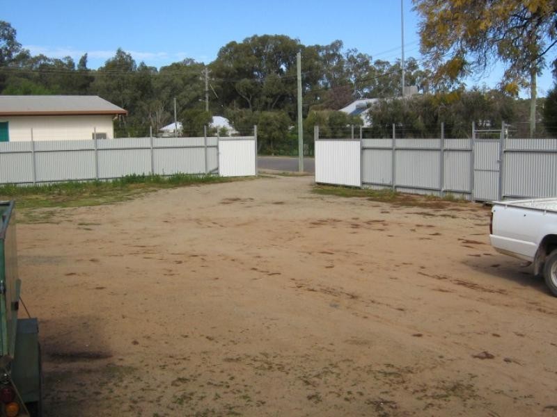 73 Lachlan Street, Hay NSW 2711