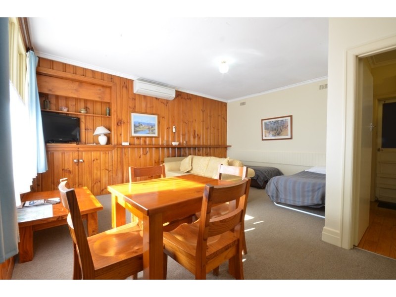 6 Wood Street, Bright VIC 3741