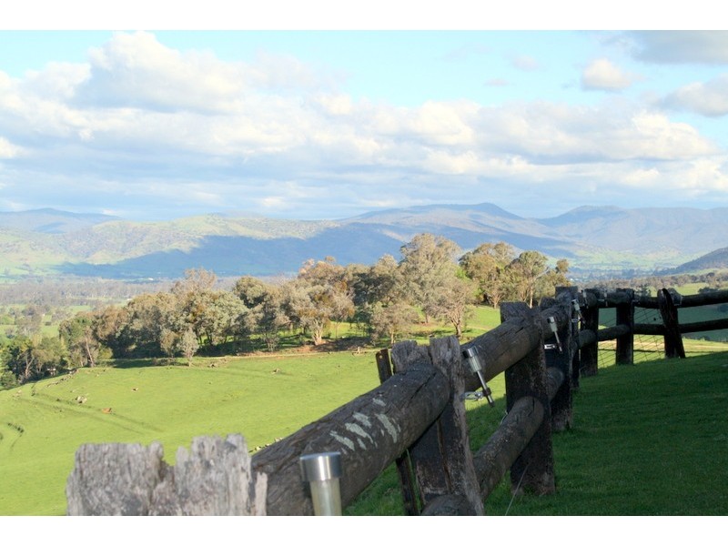 The Cedars 422 Simpson Road, Kergunyah VIC 3691