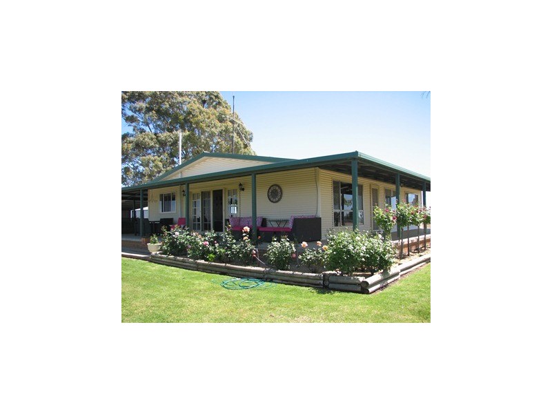 165 Red Hill Road, Narrandera NSW 2700