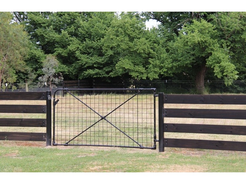 19 Nyhan Street, “The Lodge”, Holbrook NSW 2644