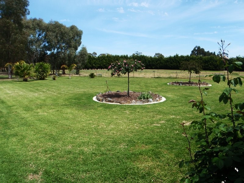 75 Honniball Drive, Tocumwal NSW 2714