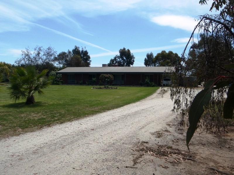 75 Honniball Drive, Tocumwal NSW 2714