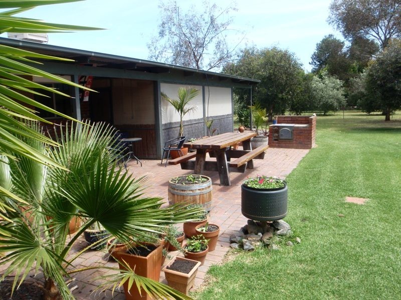 75 Honniball Drive, Tocumwal NSW 2714