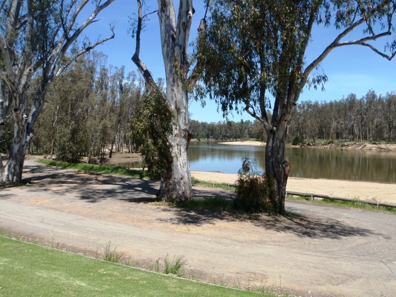 75 Honniball Drive, Tocumwal NSW 2714