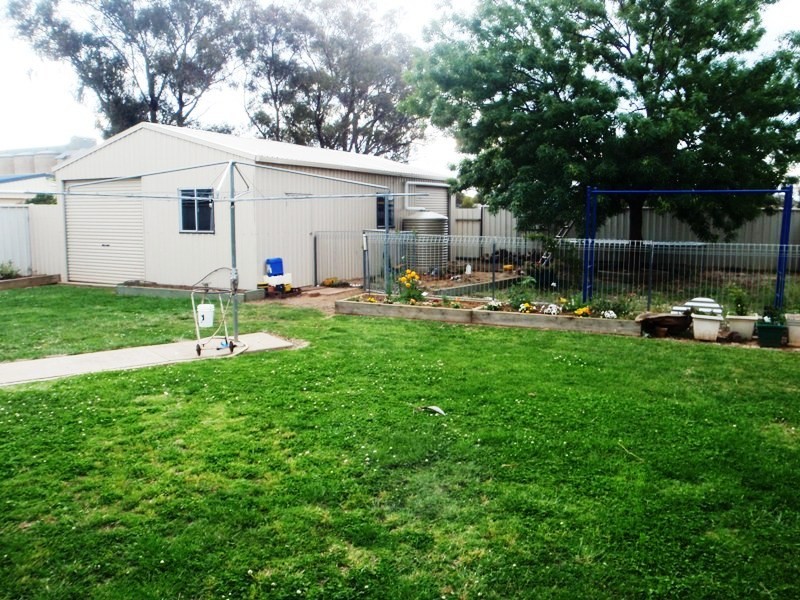 75 Finley Street, Finley NSW 2713