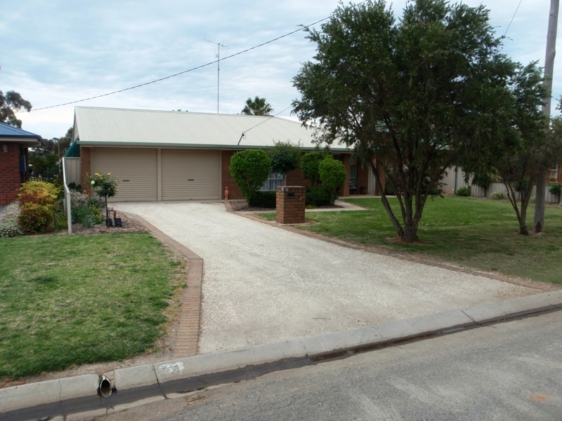 75 Finley Street, Finley NSW 2713