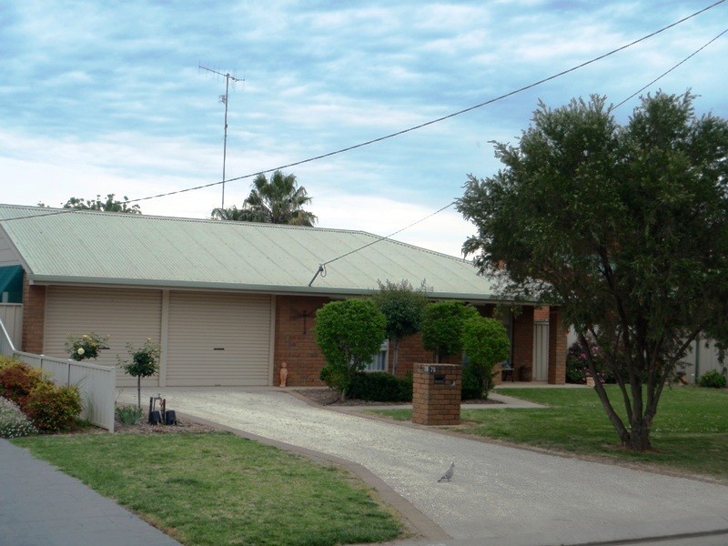 75 Finley Street, Finley NSW 2713