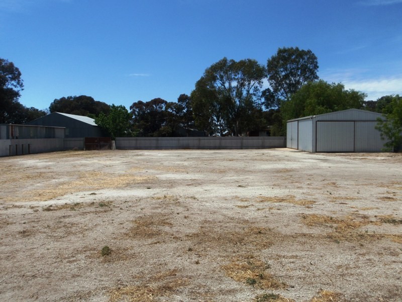 76-78 Finley St, Finley NSW 2713