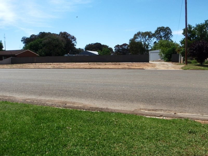 76-78 Finley St, Finley NSW 2713