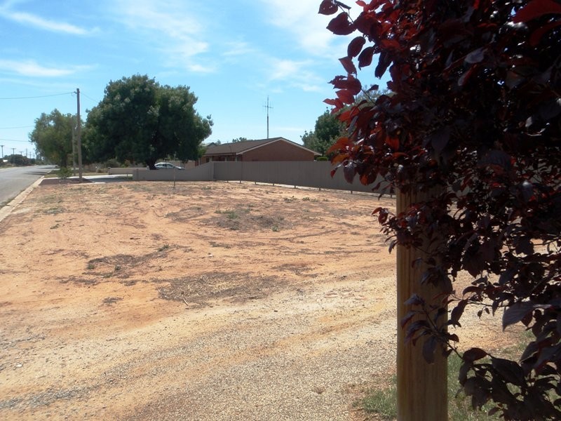 76-78 Finley St, Finley NSW 2713