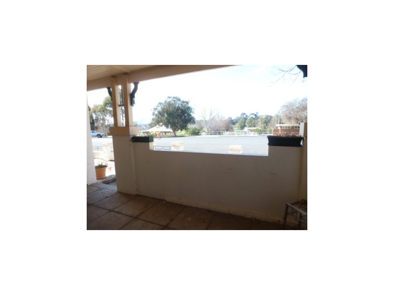 19 Market Street, Boorowa NSW 2586