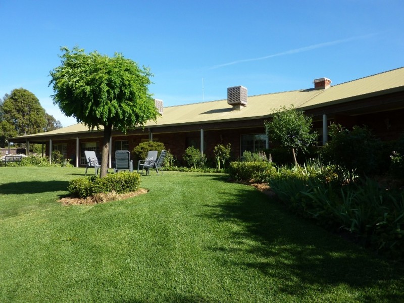 12 Gelston Park Road, Wagga Wagga NSW 2650