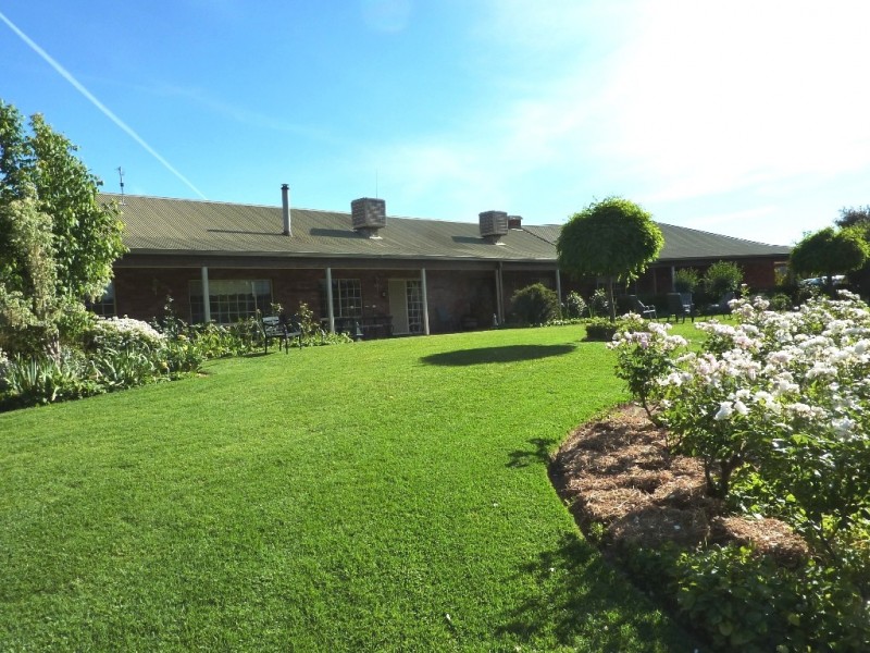 12 Gelston Park Road, Wagga Wagga NSW 2650