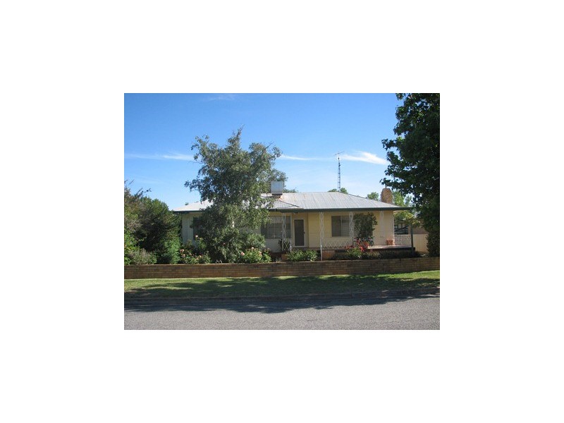 6 Grosvenor Street, Narrandera NSW 2700