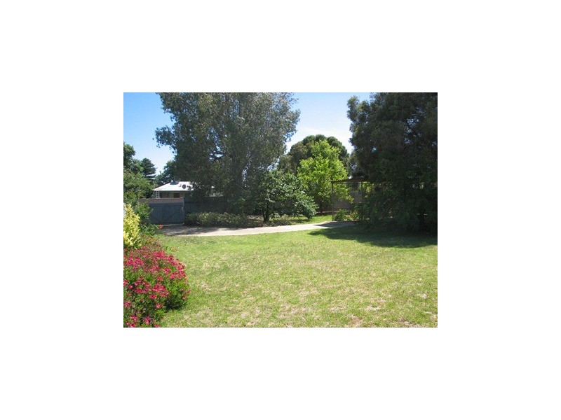 1 Larmer Street, Narrandera NSW 2700