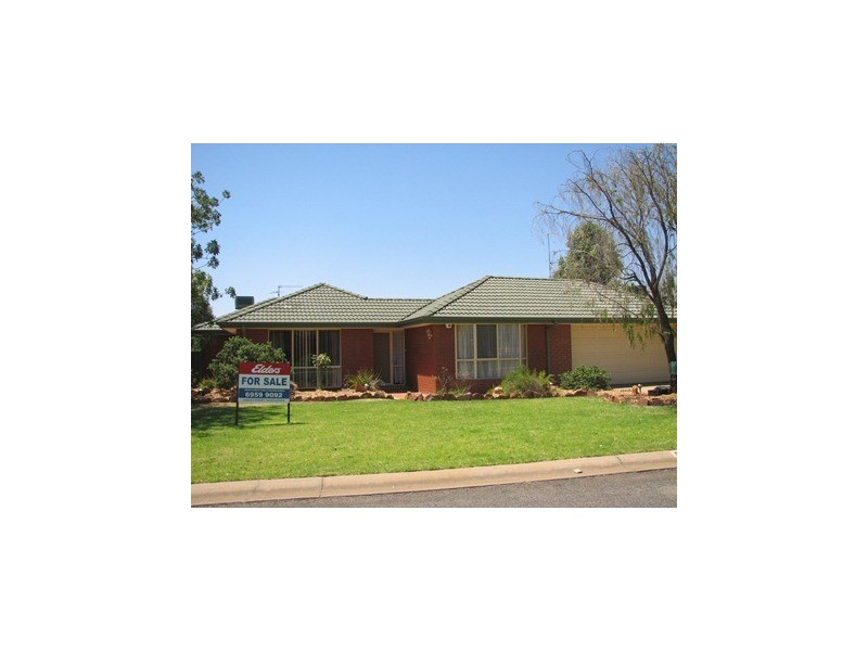 5 Anzac Cresent, Narrandera NSW 2700