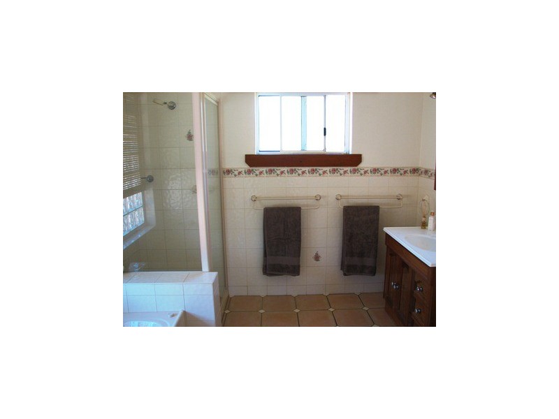 9 Bells Road, Narrandera NSW 2700