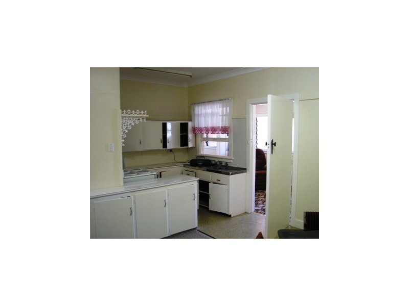 10 Grosvenor, Narrandera NSW 2700