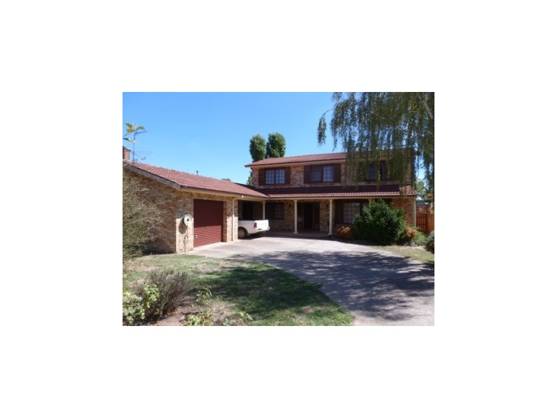 17 Market Street, Boorowa NSW 2586