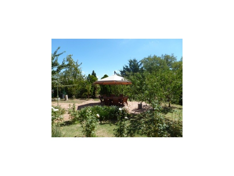 17 Market Street, Boorowa NSW 2586