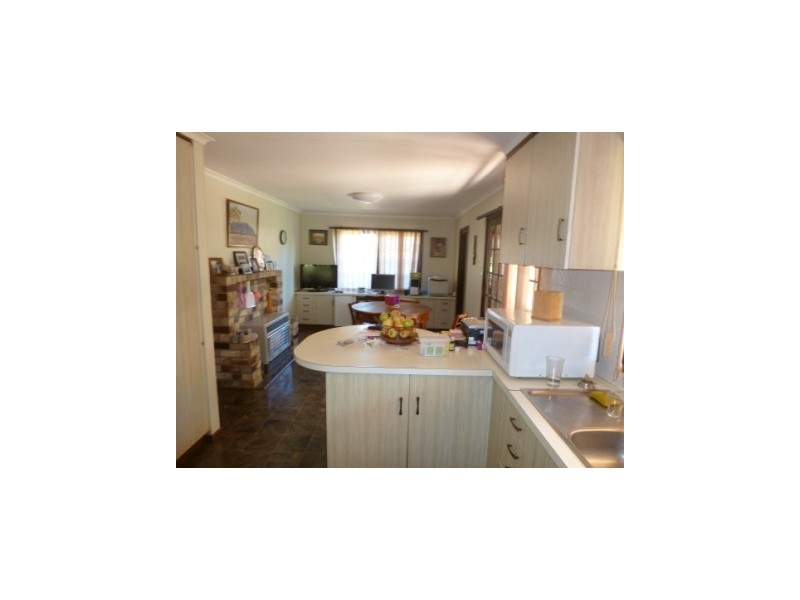 17 Market Street, Boorowa NSW 2586